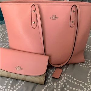 Coach purse with wallet
